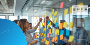 Team mapping process stages with sticky notes, next to Retorio practice mode selection