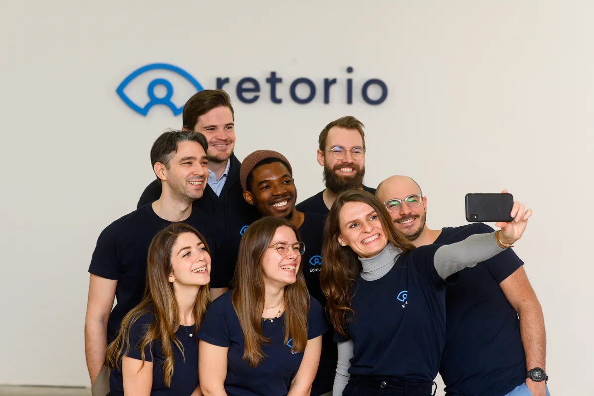 Retorio group taking a selfie